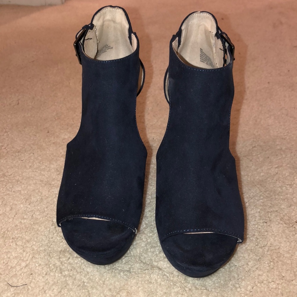 New - NINE WEST WEDGE HEELS